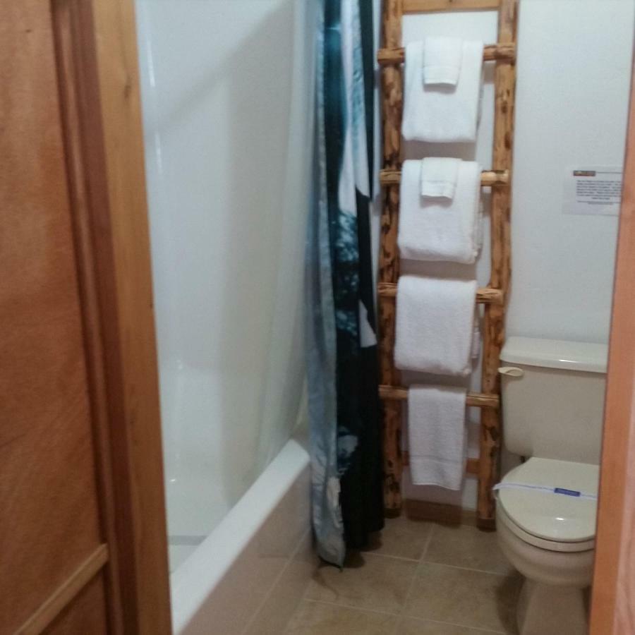 Thayne Wolf Den Log Cabin Motel And Rv Park المظهر الخارجي الصورة