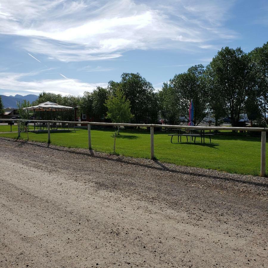 Thayne Wolf Den Log Cabin Motel And Rv Park المظهر الخارجي الصورة